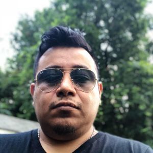 Meet your Posher, Cesar